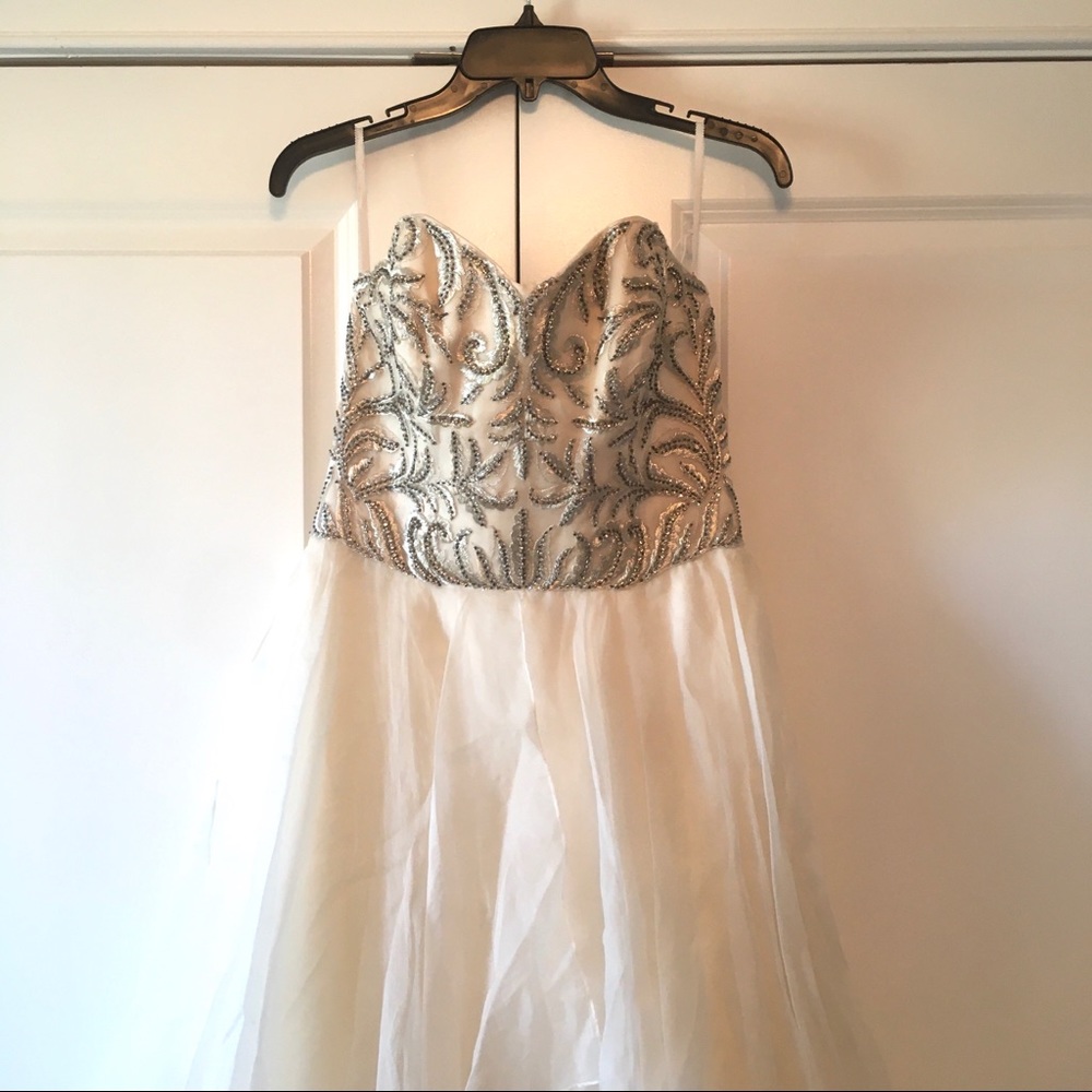 Watters Daniella beaded wedding gown 6072b - Picture 6 of 11